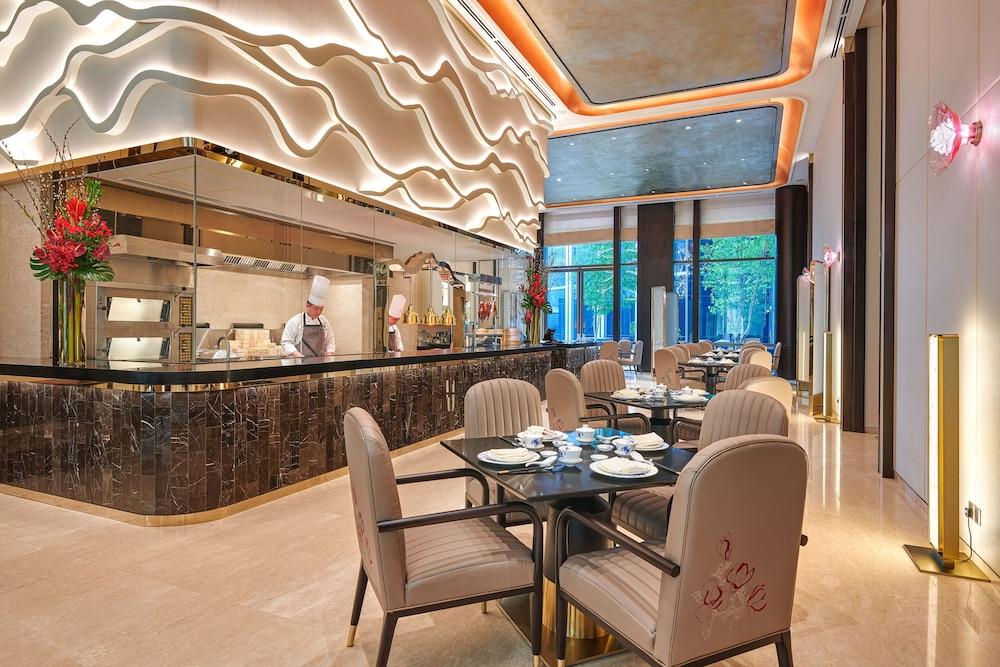 吉隆坡柏威年酒店 • 悦榕管理 外观 照片 The restaurant at the hotel